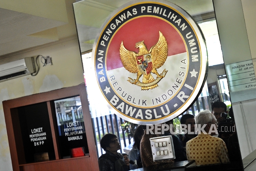 Read more about the article Perludem Minta KPU dan Bawaslu tidak Saling Bersaing