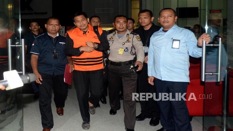 Read more about the article Perludem: Golkar Mestinya Pecat Caleg yang Kena OTT KPK