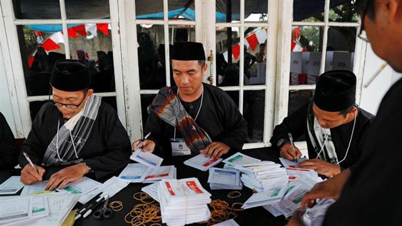 Read more about the article Pemerintah Ingin Pemilu 2024 Digelar 15 Mei, Perludem Pertanyakan Simulasinya